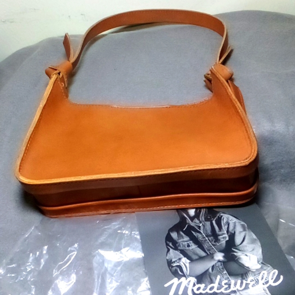Madewell The Sydney Hobo Bag (Brown)